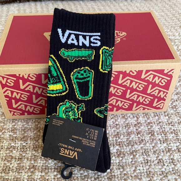 Vans “Off The Wall” socks - Picture 2 of 16
